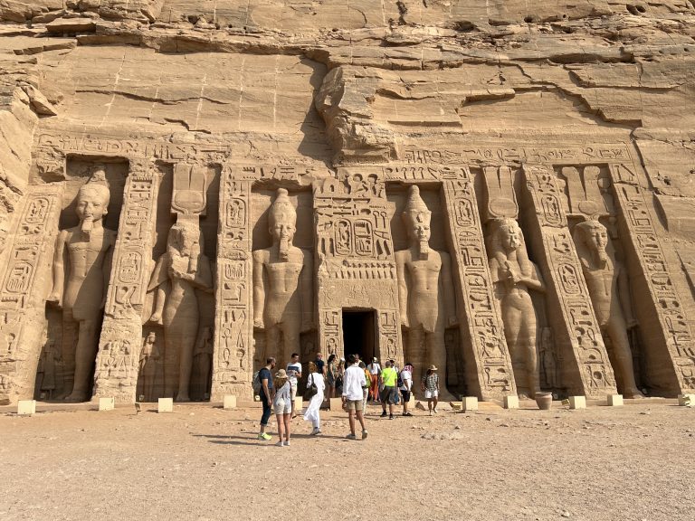 Fachada - Templo Nefertari