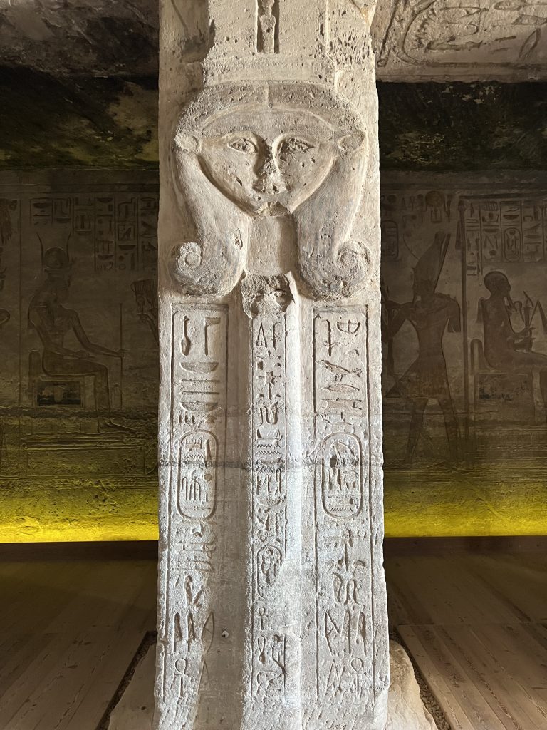 Columna - Templo Nefertari