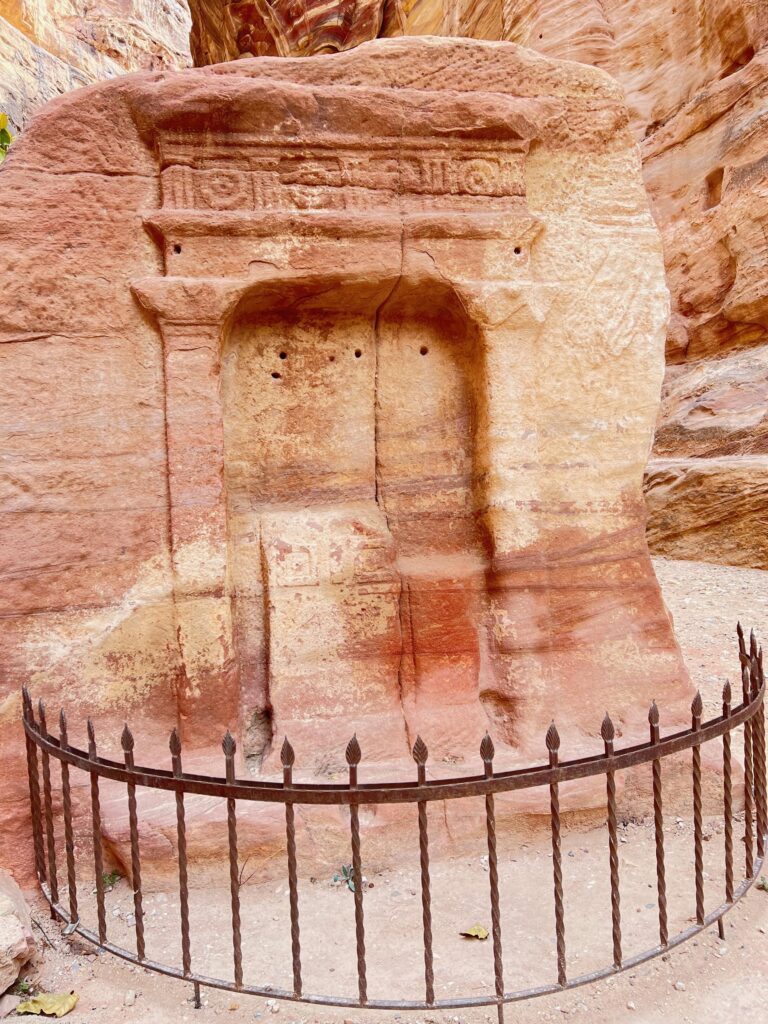 Altar tallado Siq - Petra