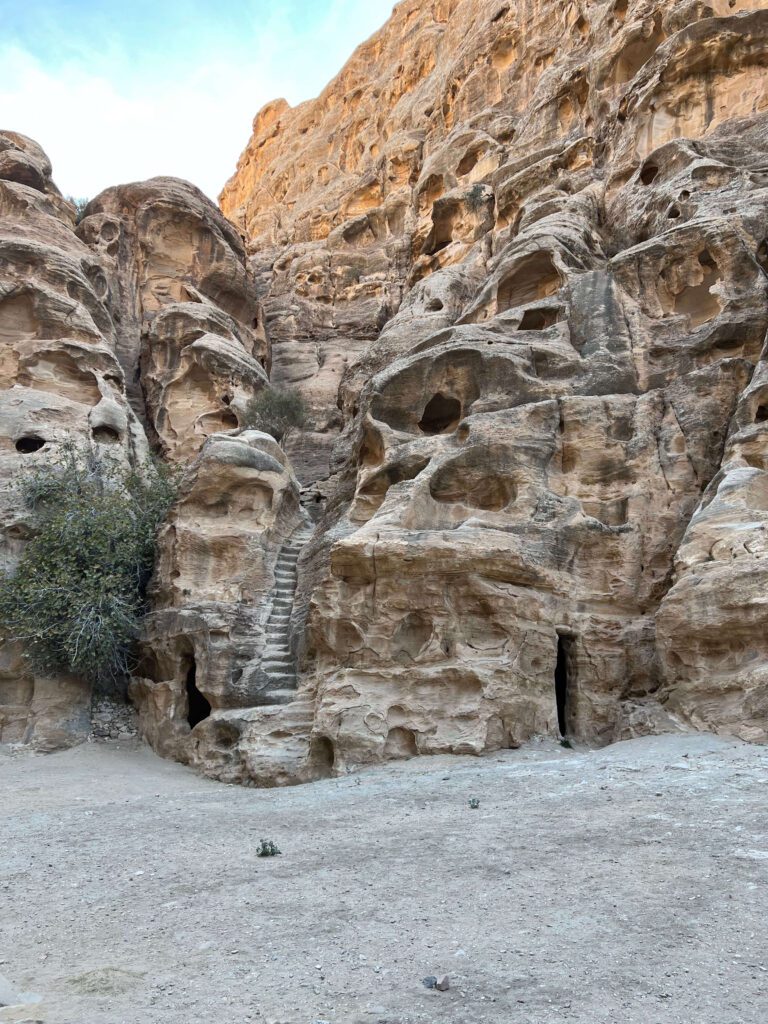 Cisterna tallada en roca - Little Petra