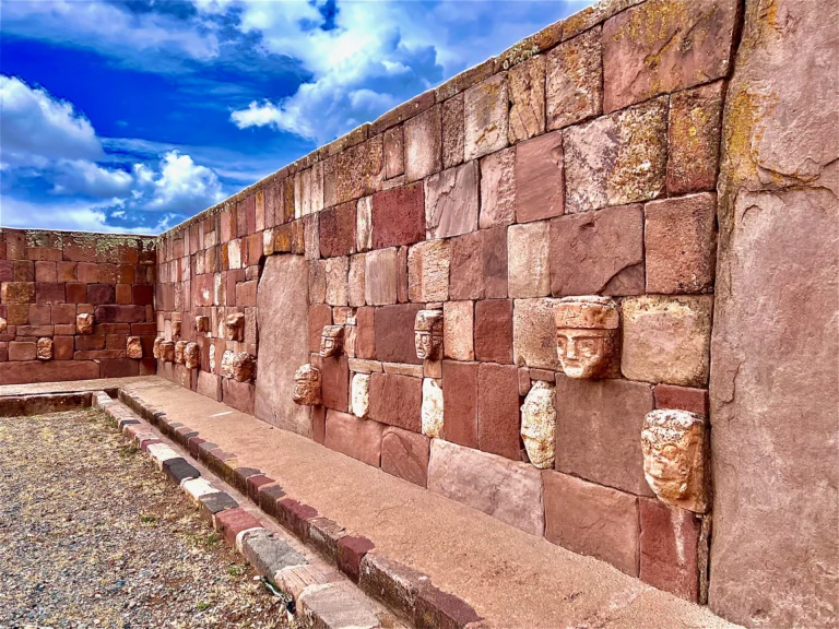 Caras templete semisubterráneo - Tiwanaku