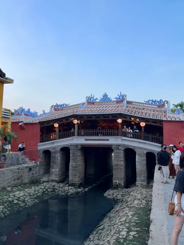 Chùa Cầu